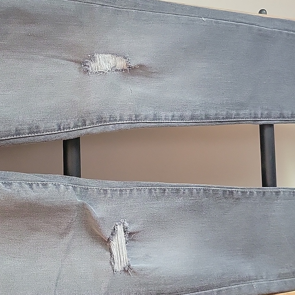 Universal Thread Mid Rise Skinny Distressed Gray Jeans - Picture 3 of 5